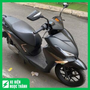 Bán Xe Máy Điện Cũ Yadea Velax Màu Đen